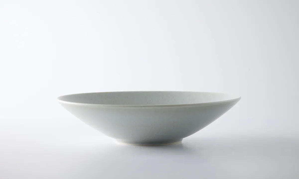 なぜ、この皿に盛るだけで料理は美味しそうに見えるのか？