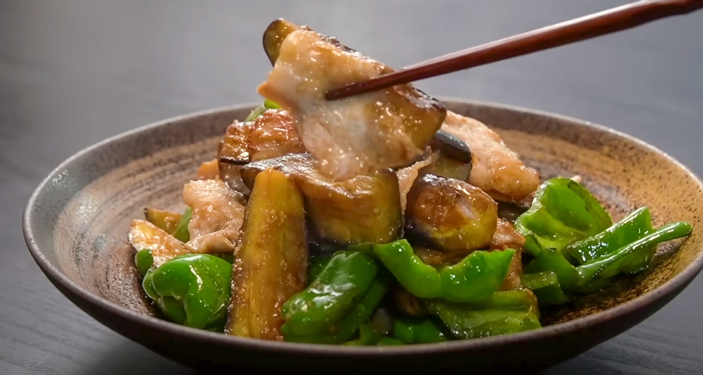 【永久保存版】ナスの味噌炒めが“べちゃっと”する、たった2つの理由。